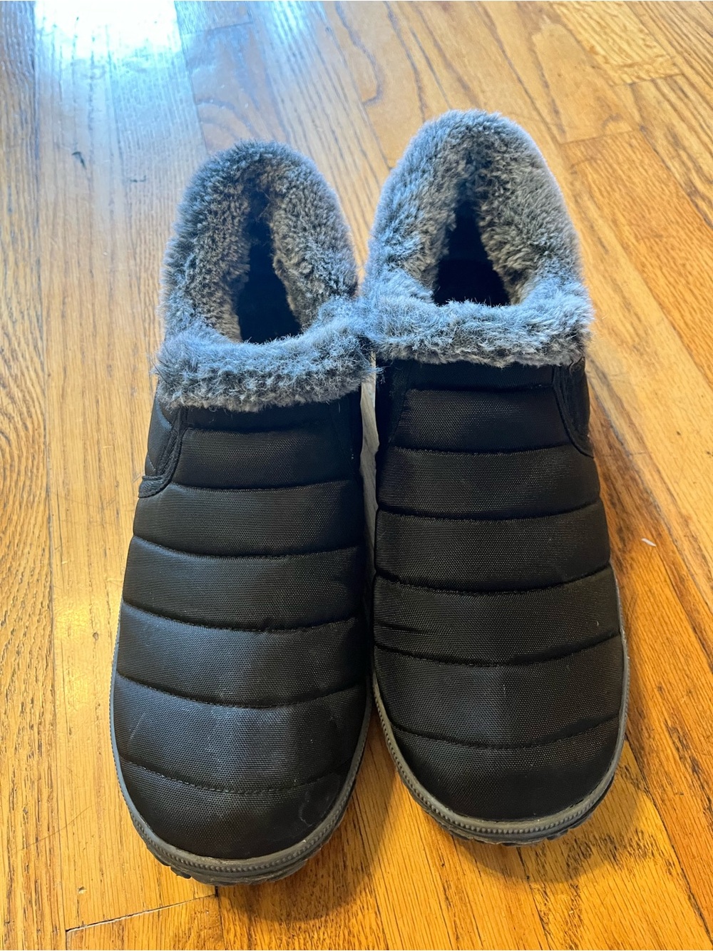 Minnetonka Tulsa Timpson Slip-ons